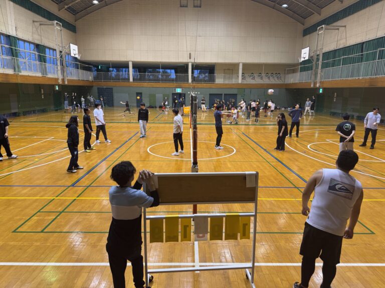 【経験問わず】涼しくなってきたのでバレーやりませんか？🙌