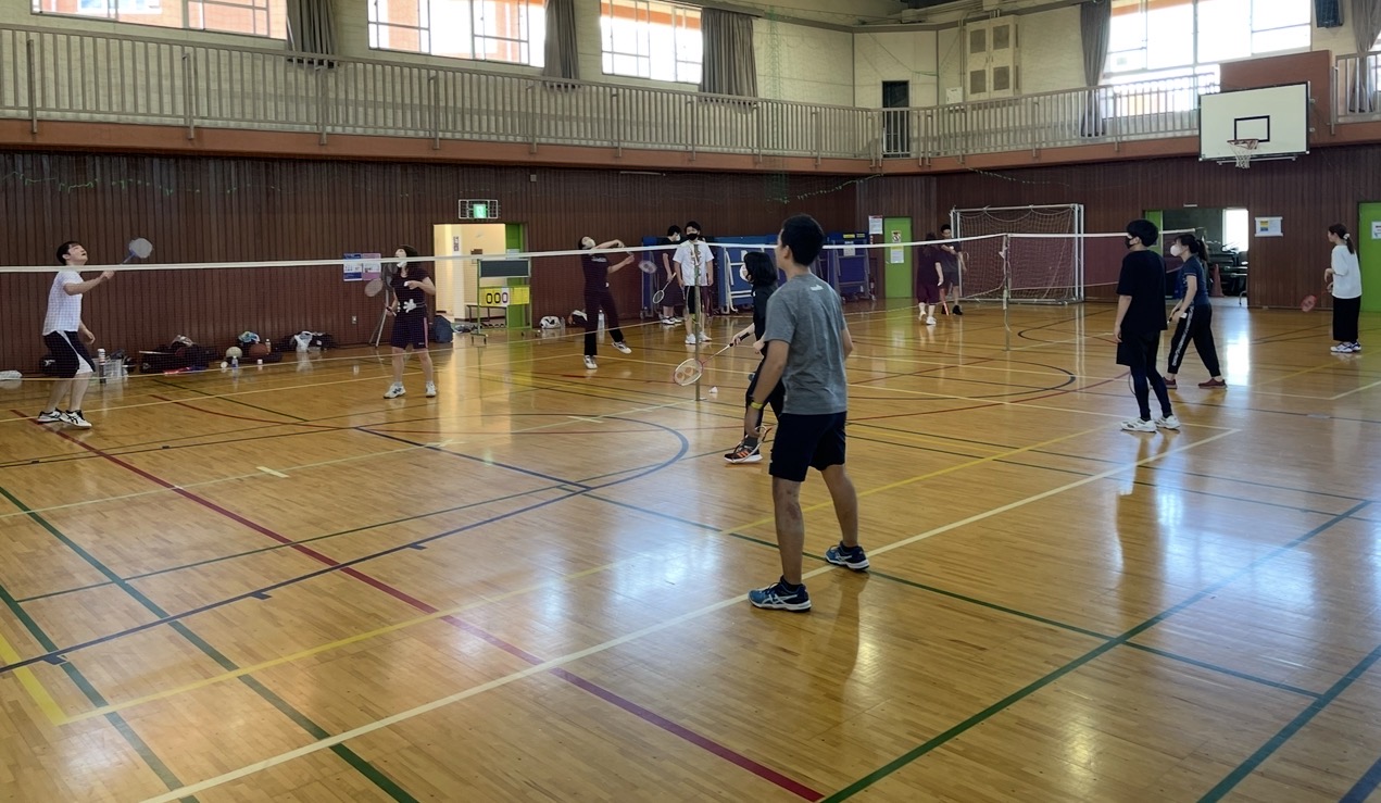 【20代〜30代向け】初心者でも楽しめるバドミントンサークル活動レポート🏸